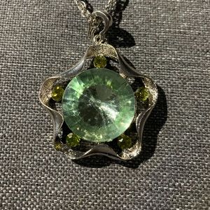 Pendant necklace